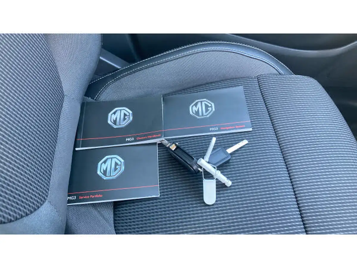 2022-mg-mg3-15-vti-tech-exclusive-nav-big-18