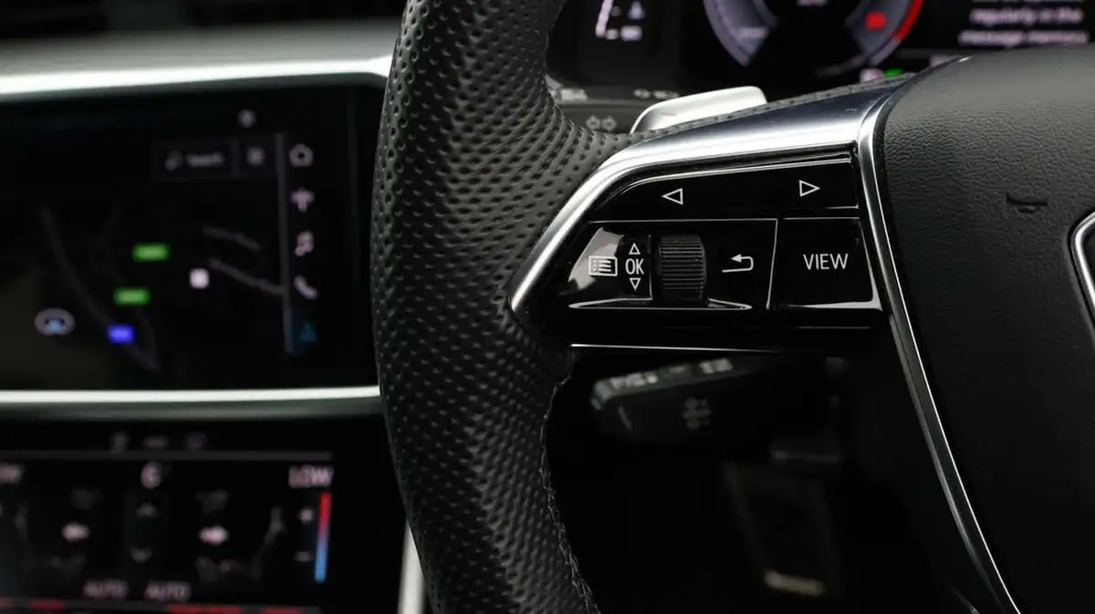2022-audi-a6-saloon-20-40-tfsi-s-line-big-21