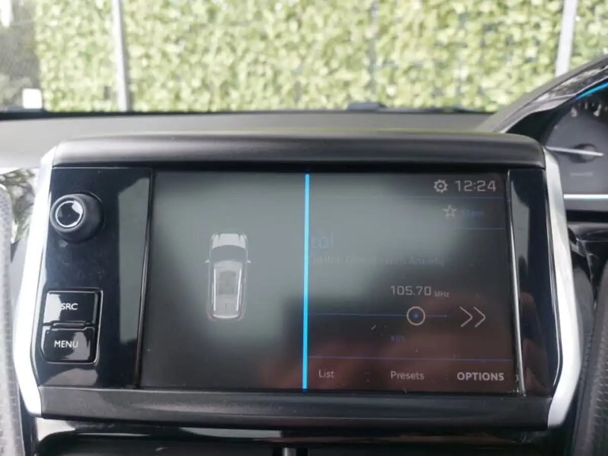 2017-peugeot-2008-suv-12-puretech-allure-110bhp-ss-big-9