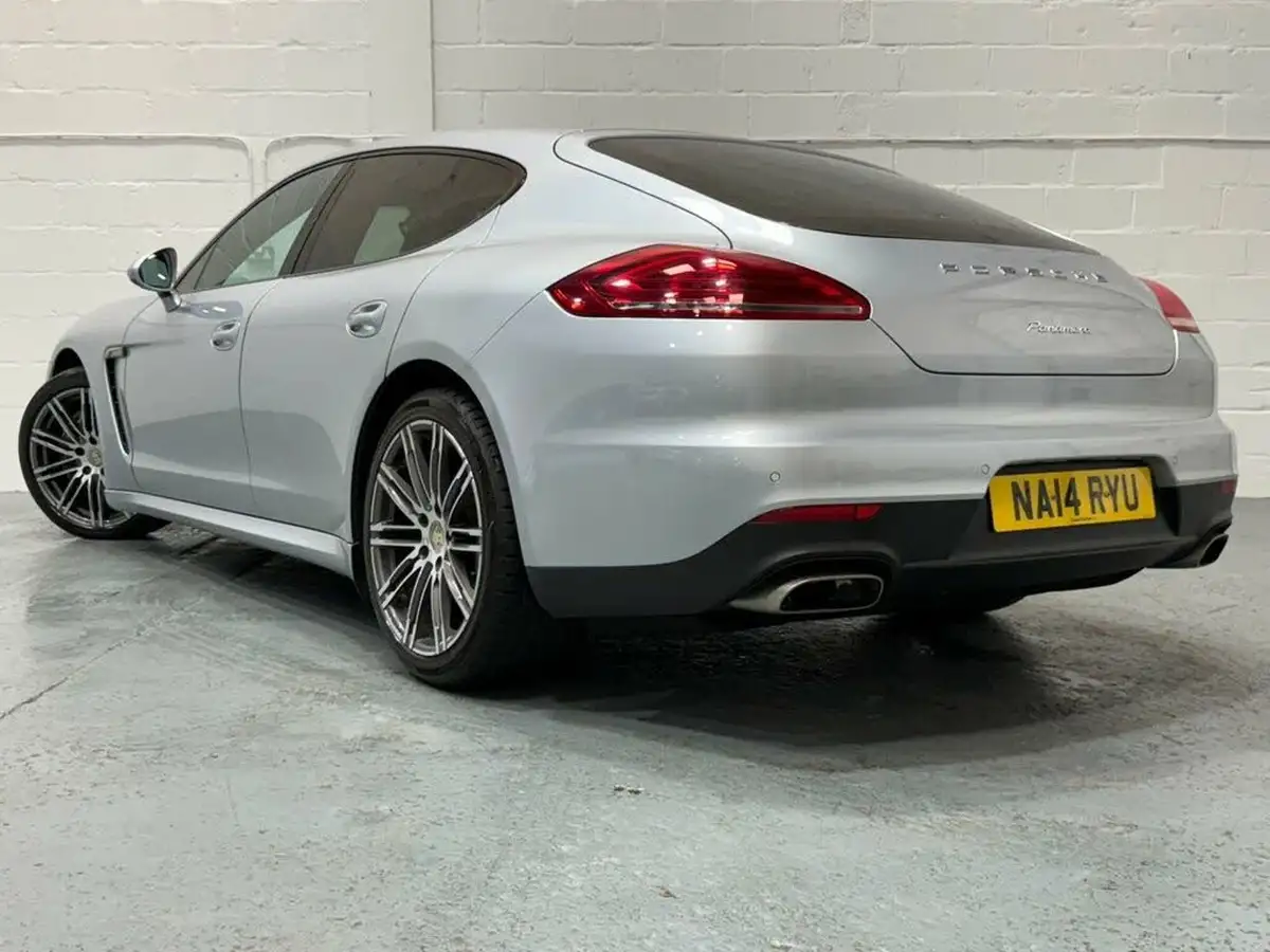 2014-porsche-panamera-30td-big-31
