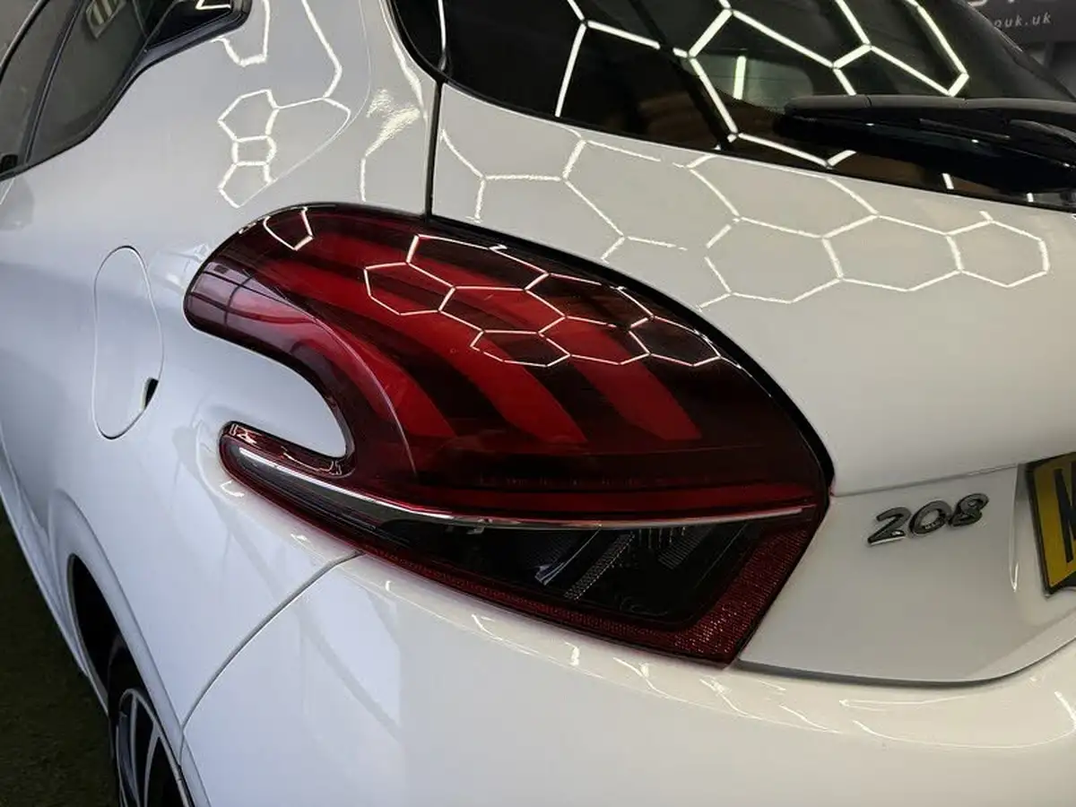 2015-peugeot-208-10-puretech-access-ac-3d-big-7