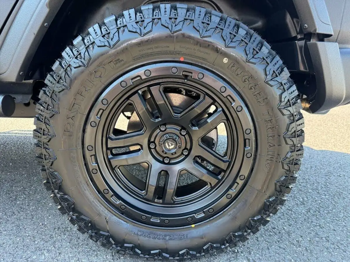 2024-jeep-wrangler-20-gme-sahara-big-27