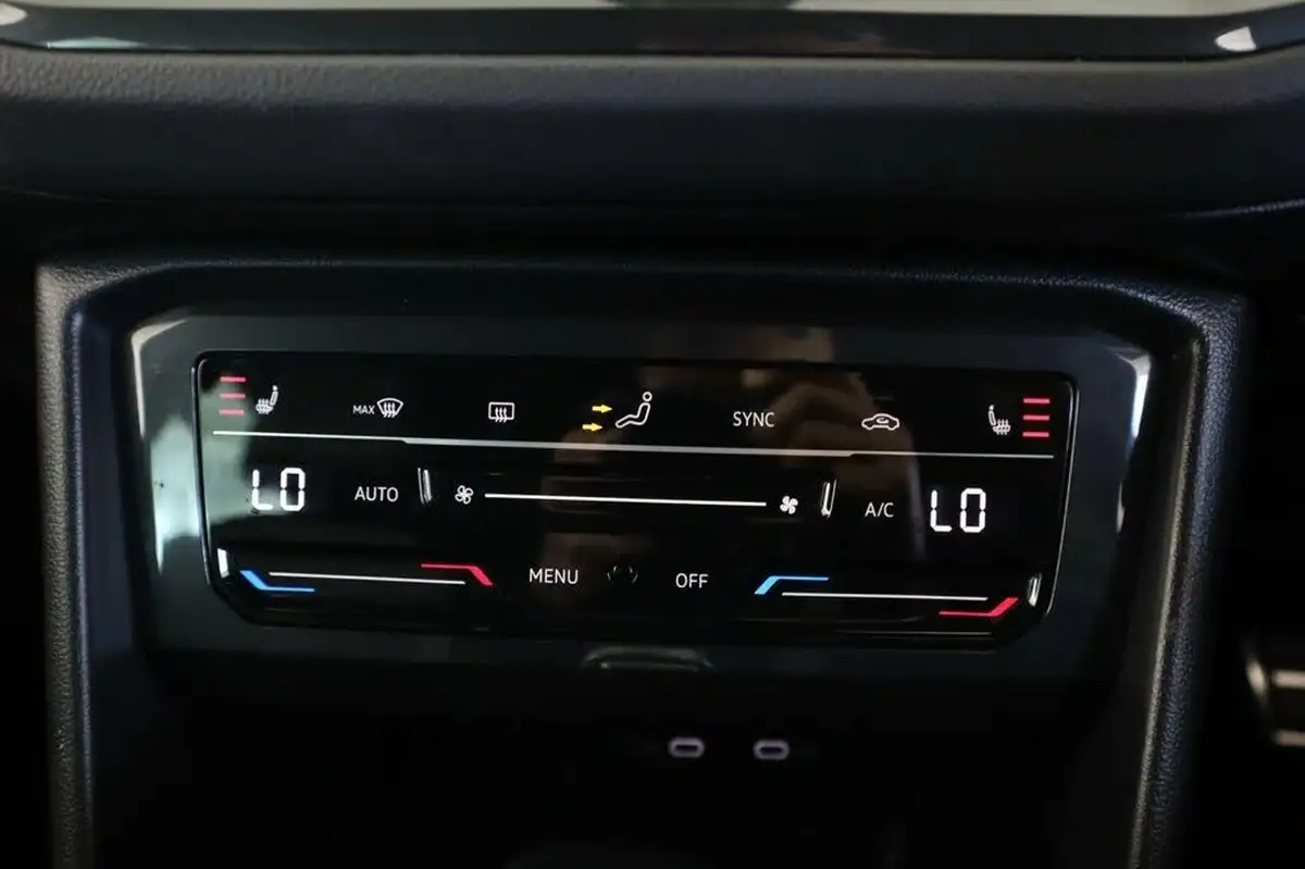 2021-volkswagen-tiguan-15-tsi-r-line-big-17
