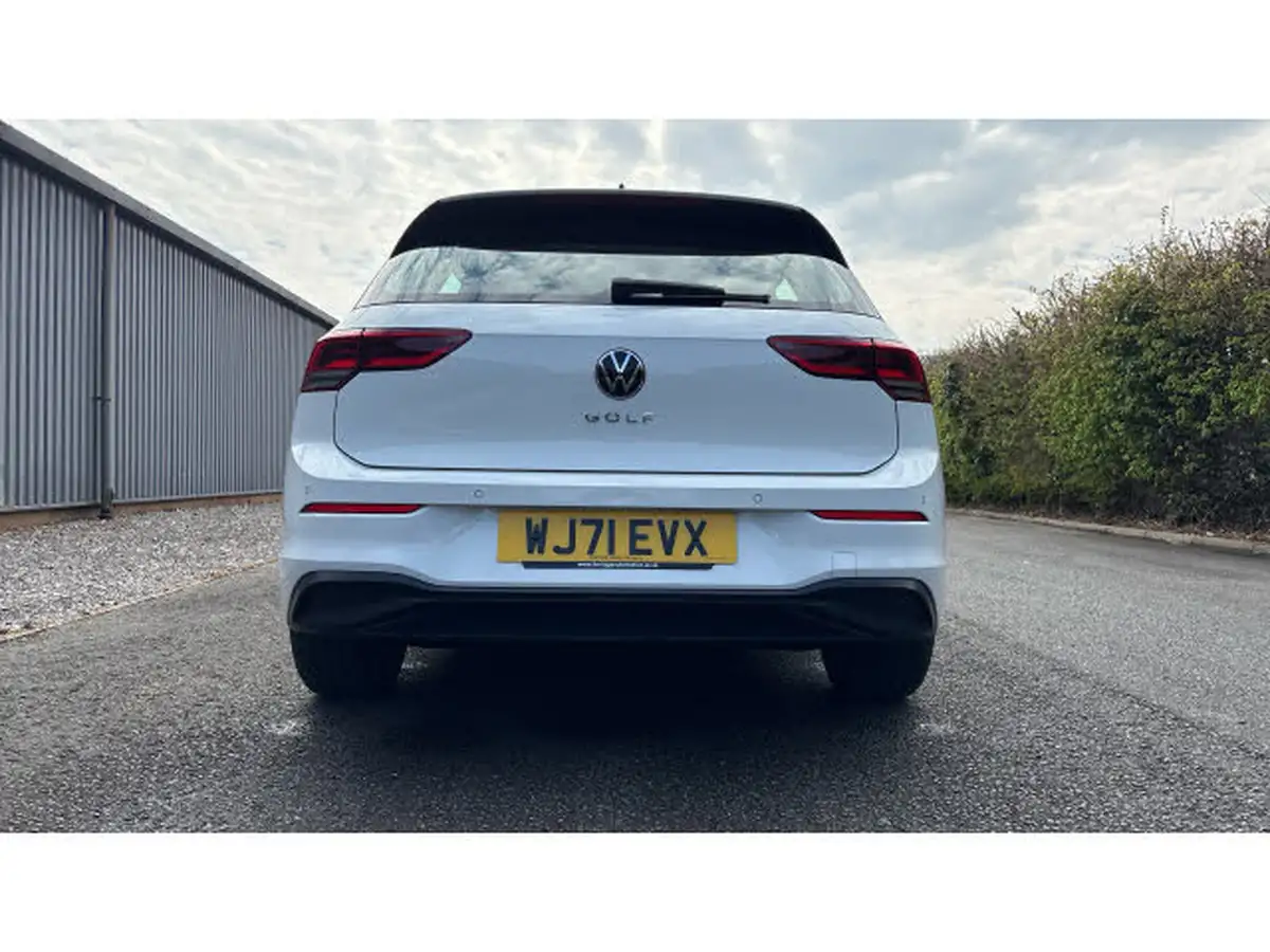 2021-volkswagen-golf-15-tsi-life-150ps-hatchback-big-33