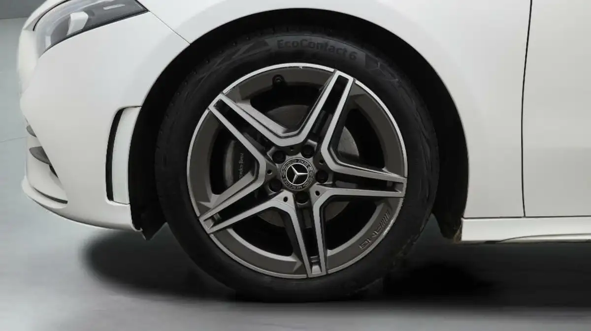 2020-mercedes-benz-a-class-13-a200-amg-line-hatchback-5d-7g-dct-big-18