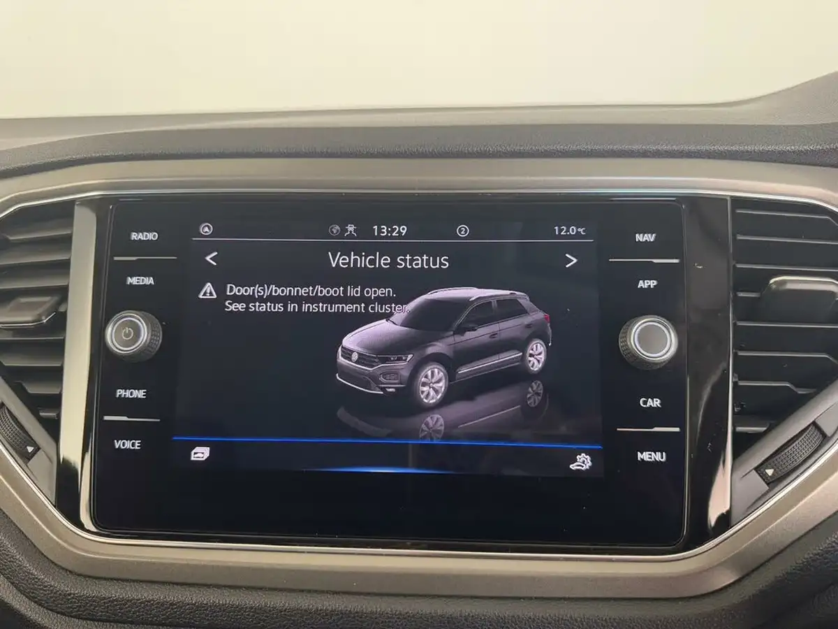 2020-volkswagen-t-roc-16tdi-se-big-30