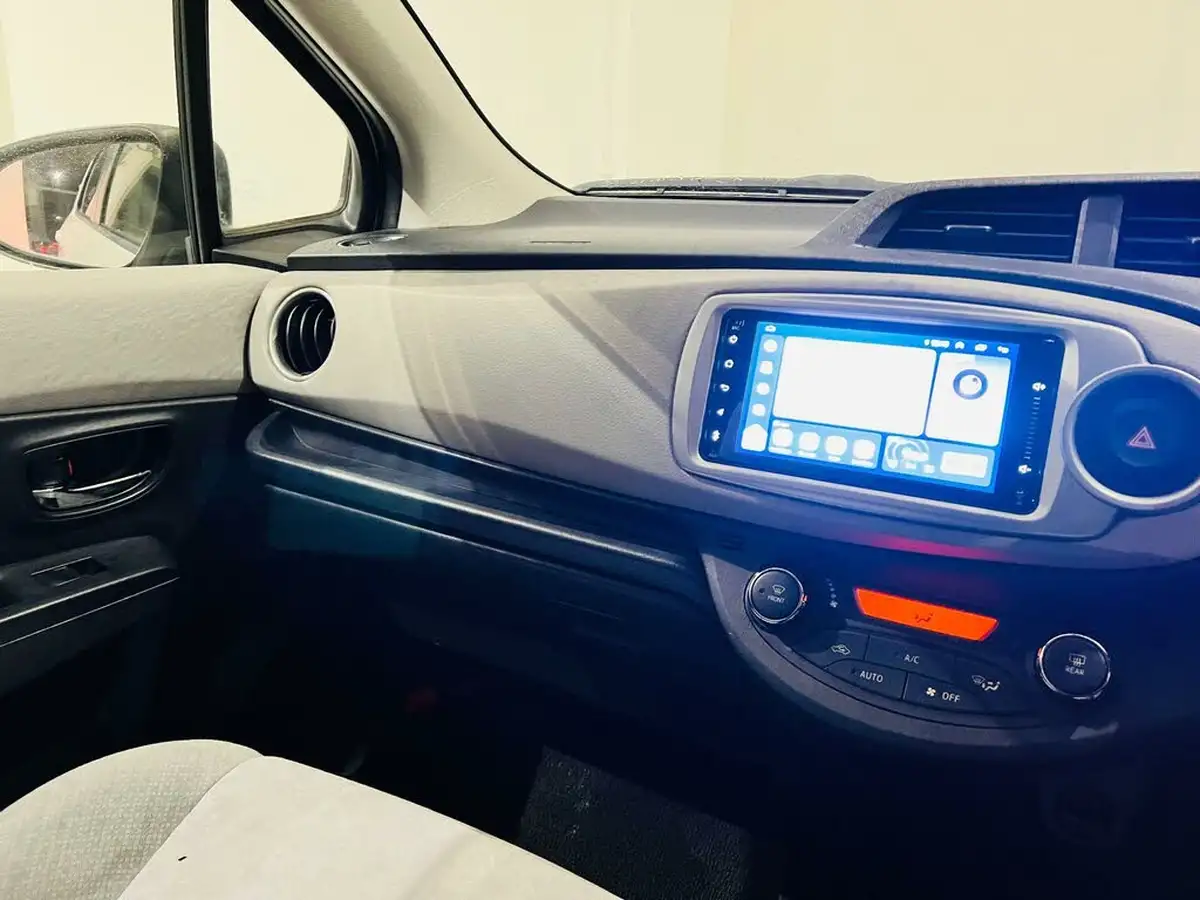 2011-toyota-yaris-133-tr-vvt-i-99bhp-5d-big-14