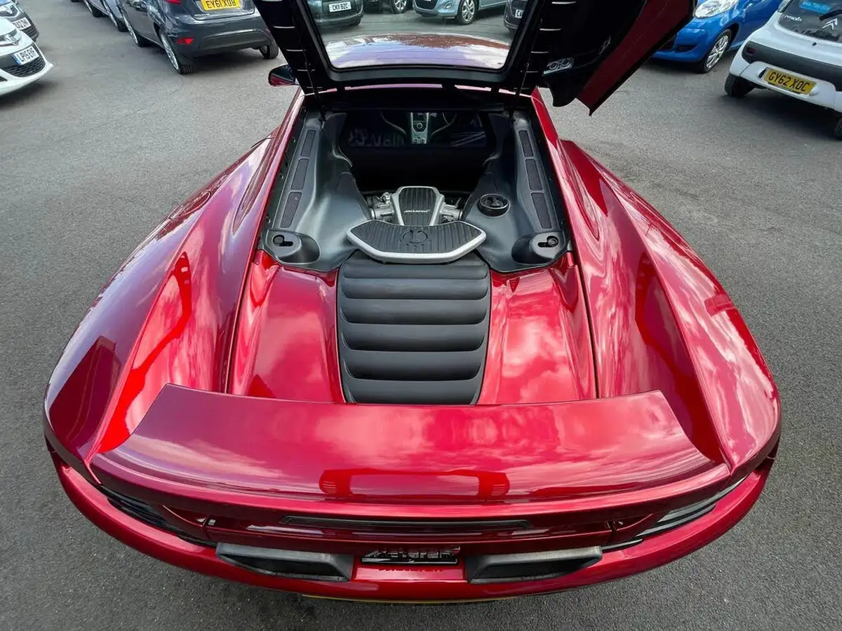 2011-mclaren-12c-38-big-11