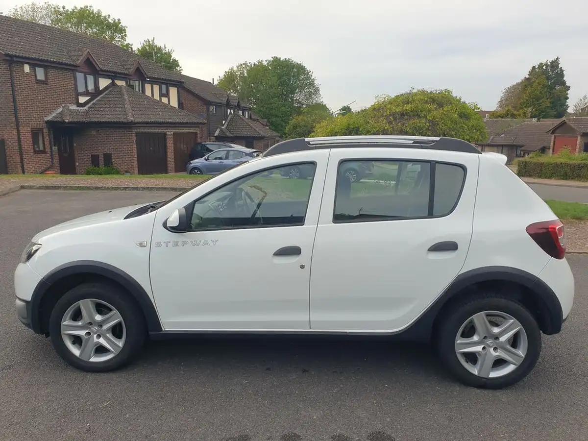 2015-dacia-sandero-stepway-15d-laureate-big-9