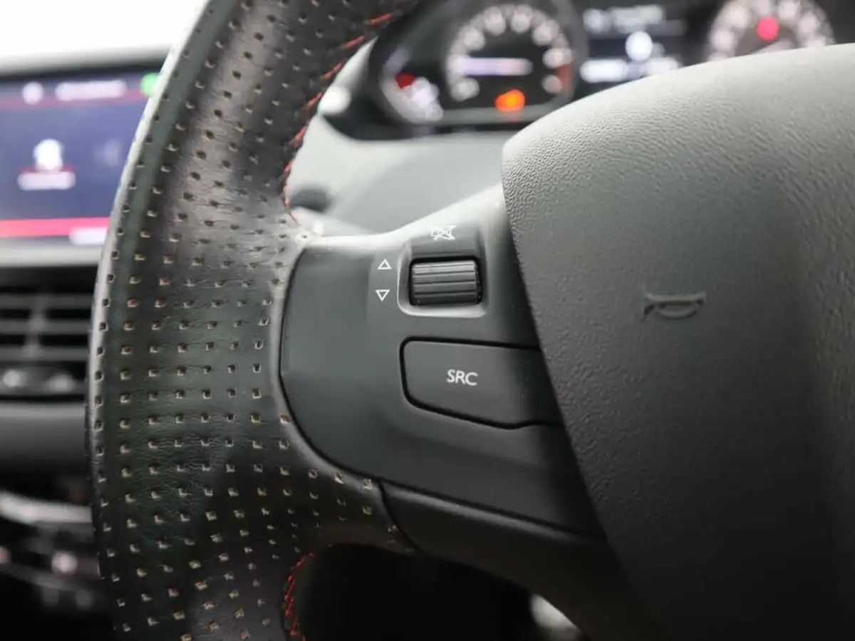 2019-peugeot-2008-suv-12-puretech-gt-line-130bhp-big-18