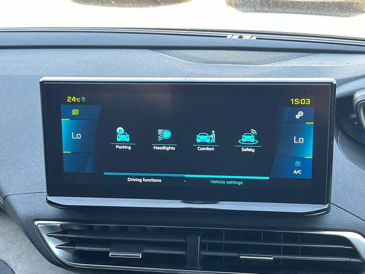 2022-peugeot-3008-suv-16-puretech-gt-225bhp-hybrid-e-eat8-big-19