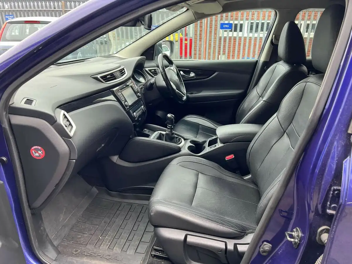 2015-nissan-qashqai-16dci-tekna-4x4-big-11