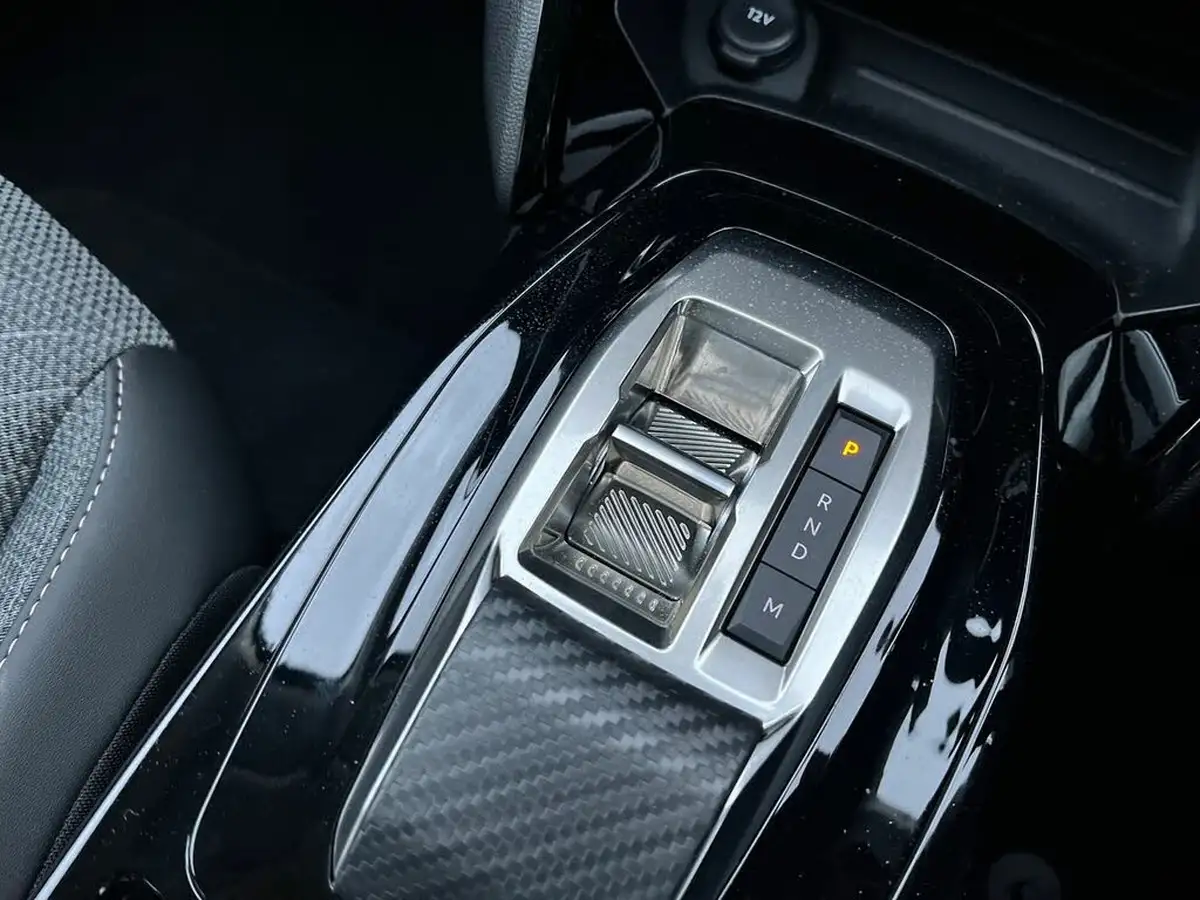 2024-peugeot-208-12-puretech-allure-hybrid-e-dsc6-big-29