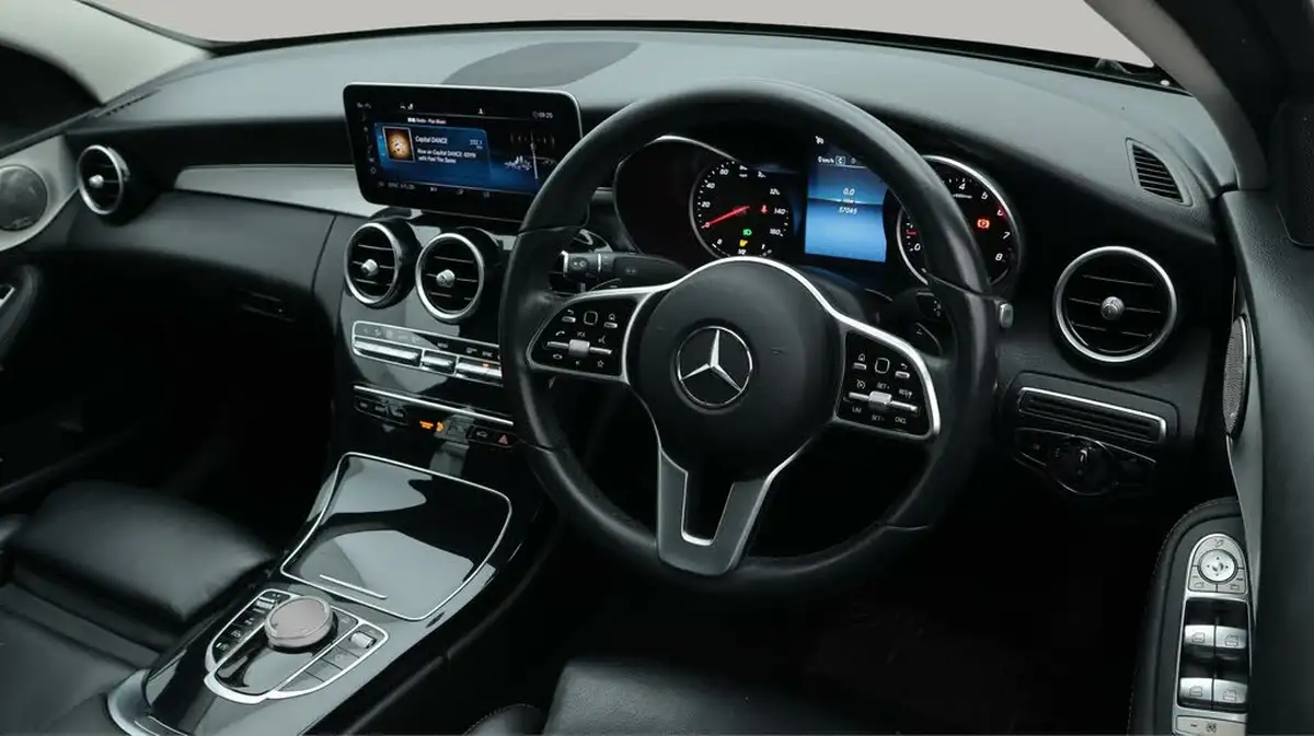 2020-mercedes-benz-c-class-15-c200-sport-ss-saloon-4d-big-9