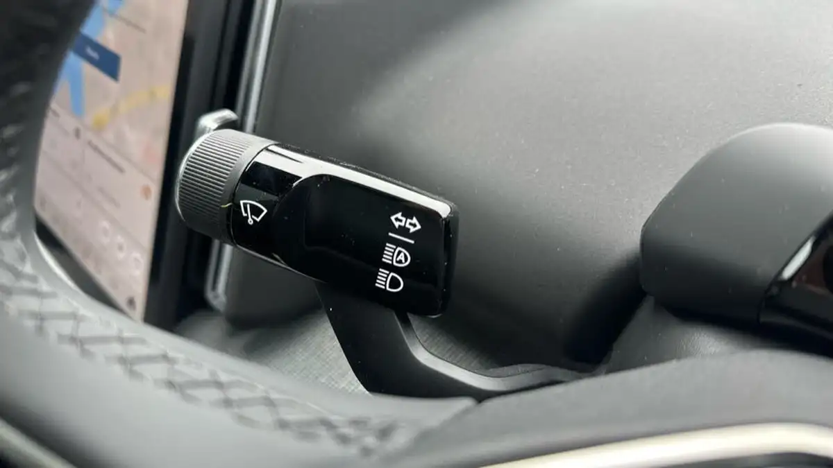 2025-volvo-ex30-e-single-motor-ultra-big-43