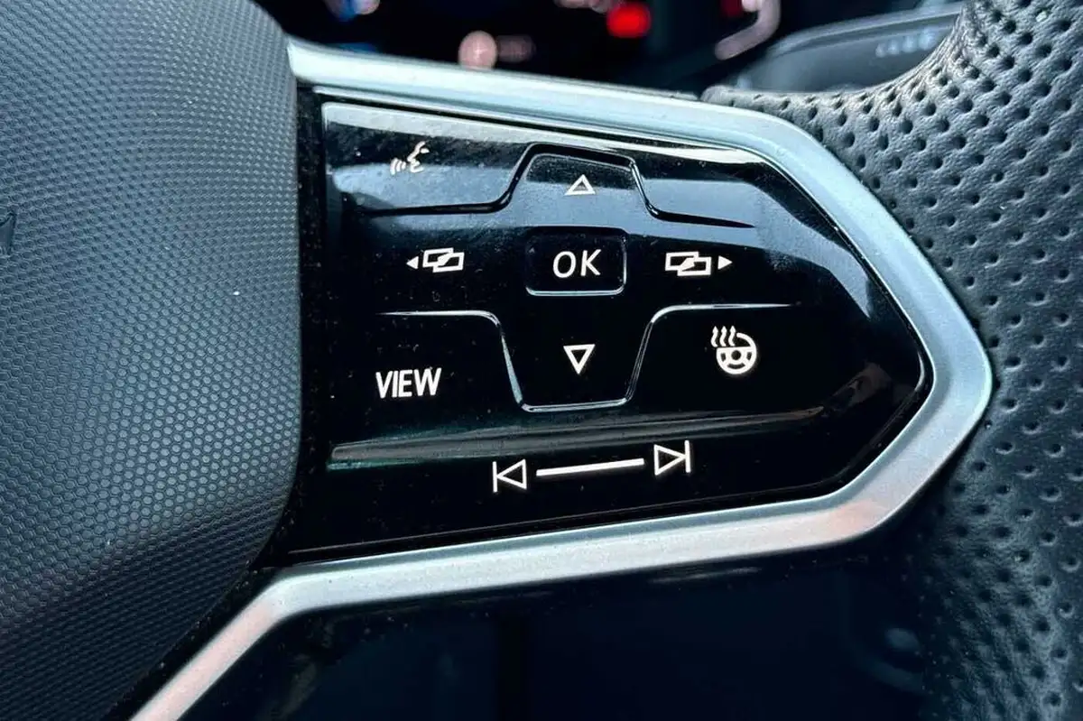 2022-volkswagen-tiguan-15-tsi-r-line-edition-big-14