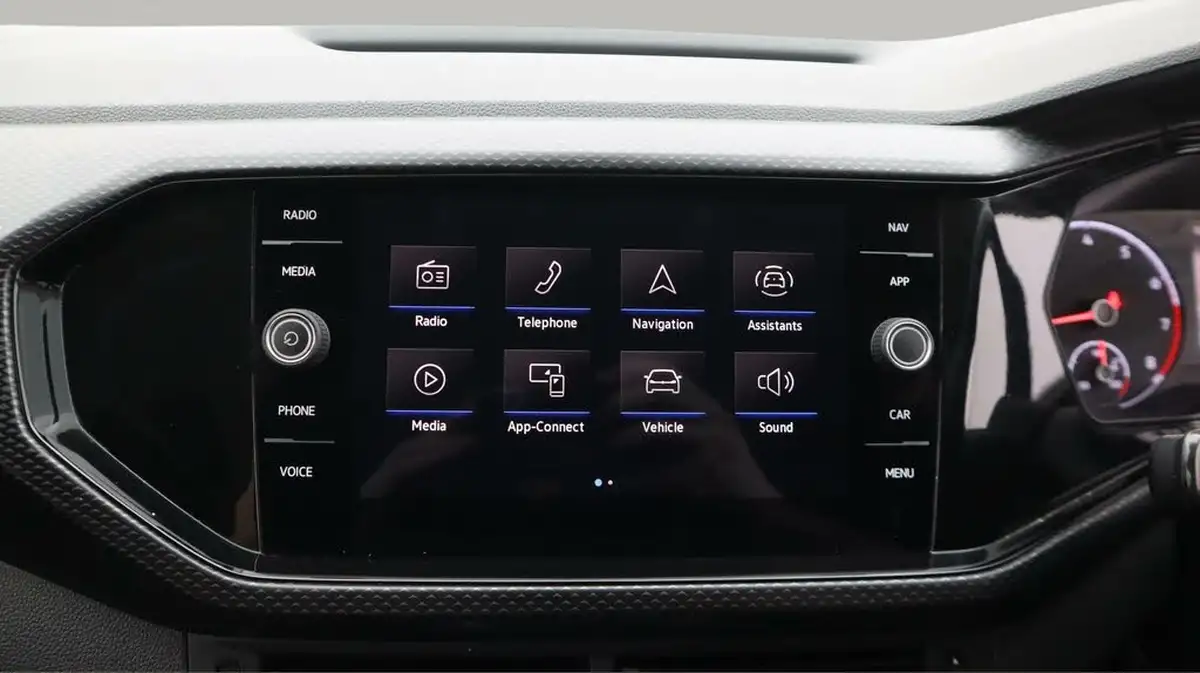 2021-volkswagen-t-cross-big-11