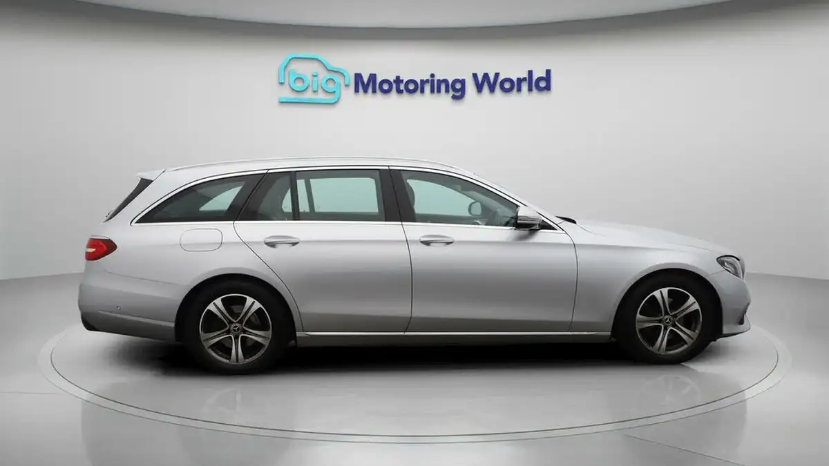 2019-mercedes-benz-e-class-20d-e220d-se-ss-estate-5d-big-8