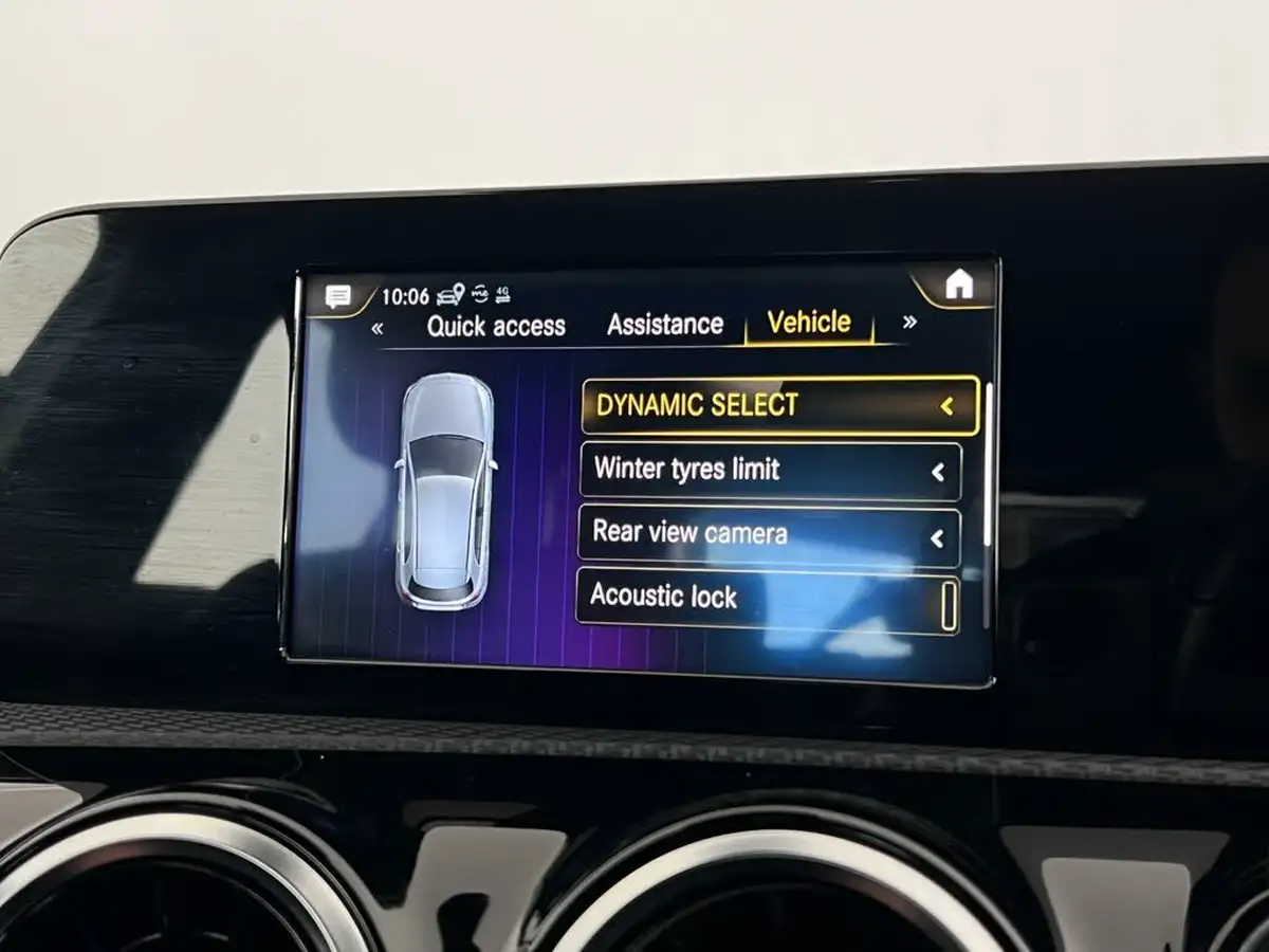 2021-mercedes-benz-a-class-13-a180-se-7g-dct-big-31