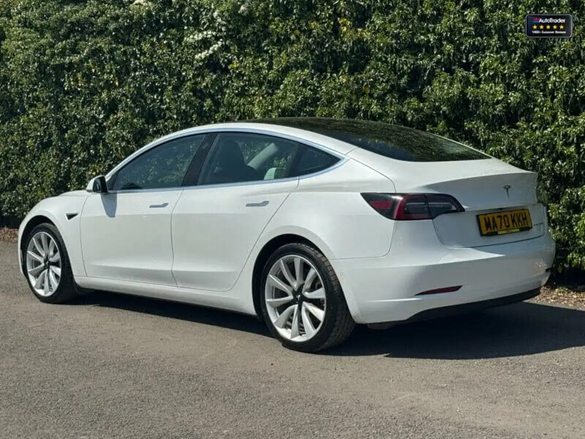 2020-tesla-model-3-e-long-range-big-5