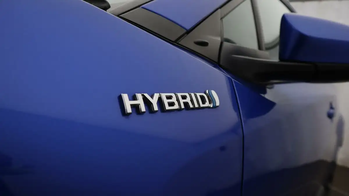 2018-toyota-c-hr-18-vvt-i-design-big-20