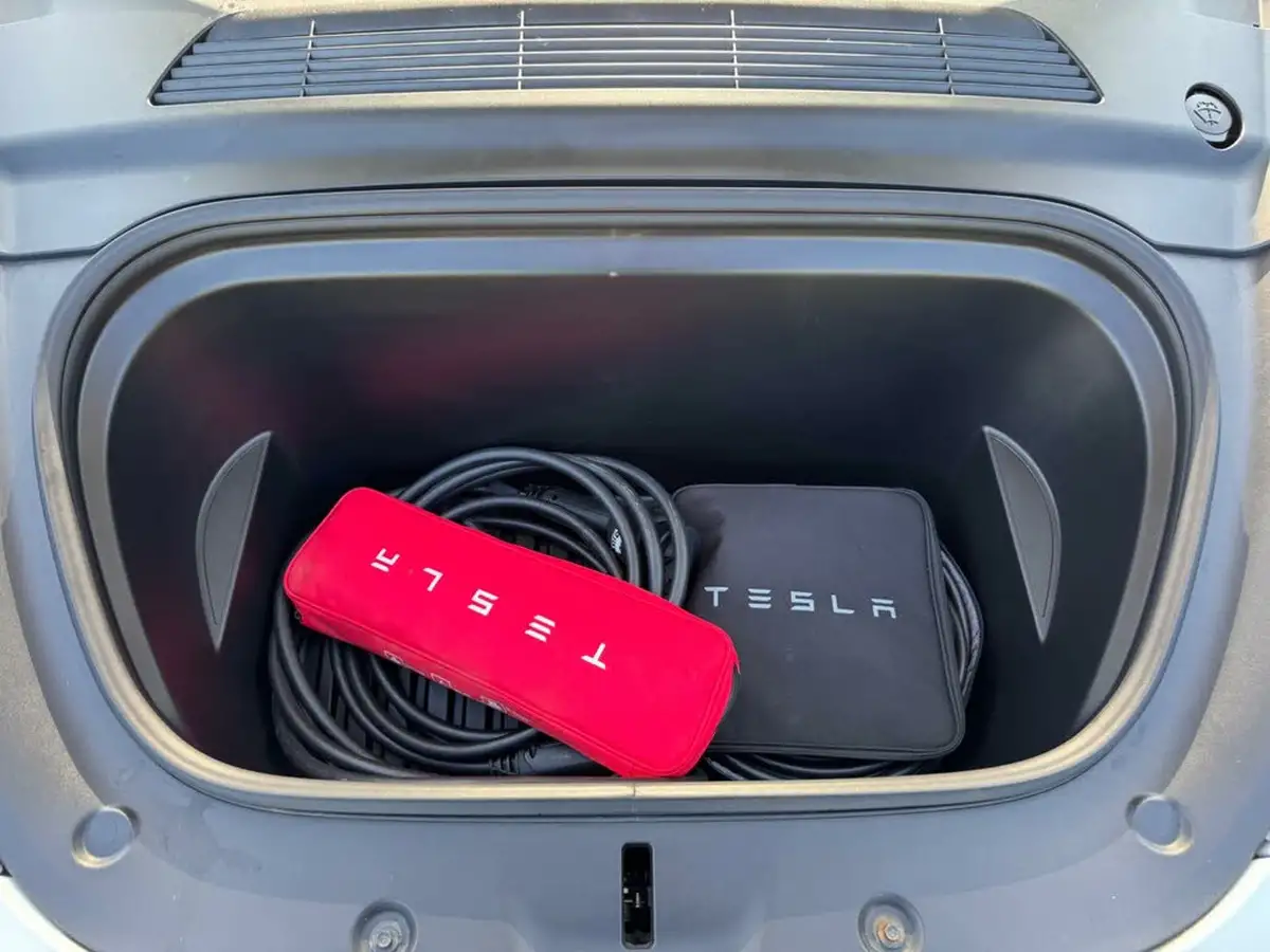 2022-tesla-model-y-e-long-range-big-43