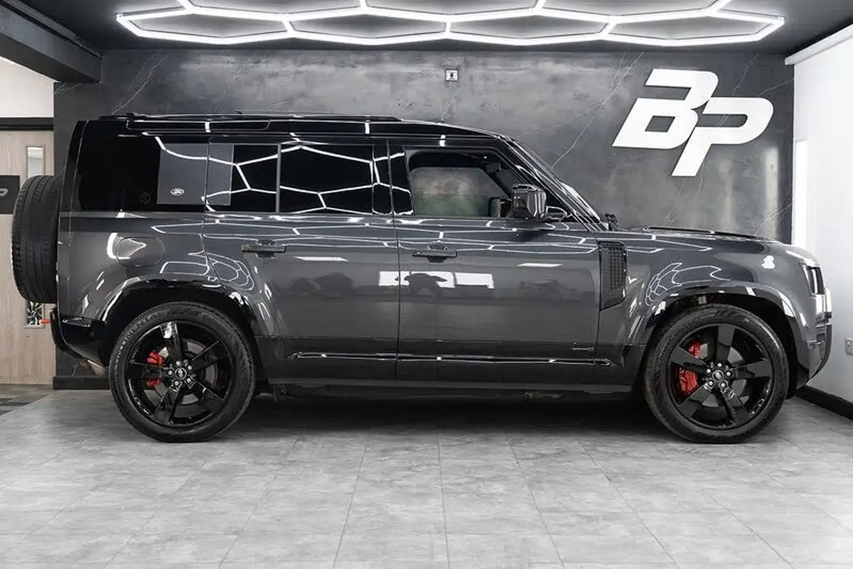 2022-land-rover-110-defender-30-p400-x-big-2
