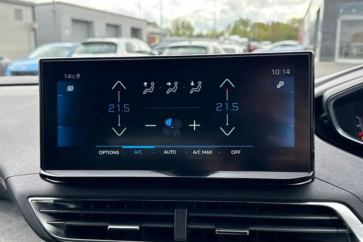 2022-peugeot-3008-suv-12-puretech-gt-premium-big-21
