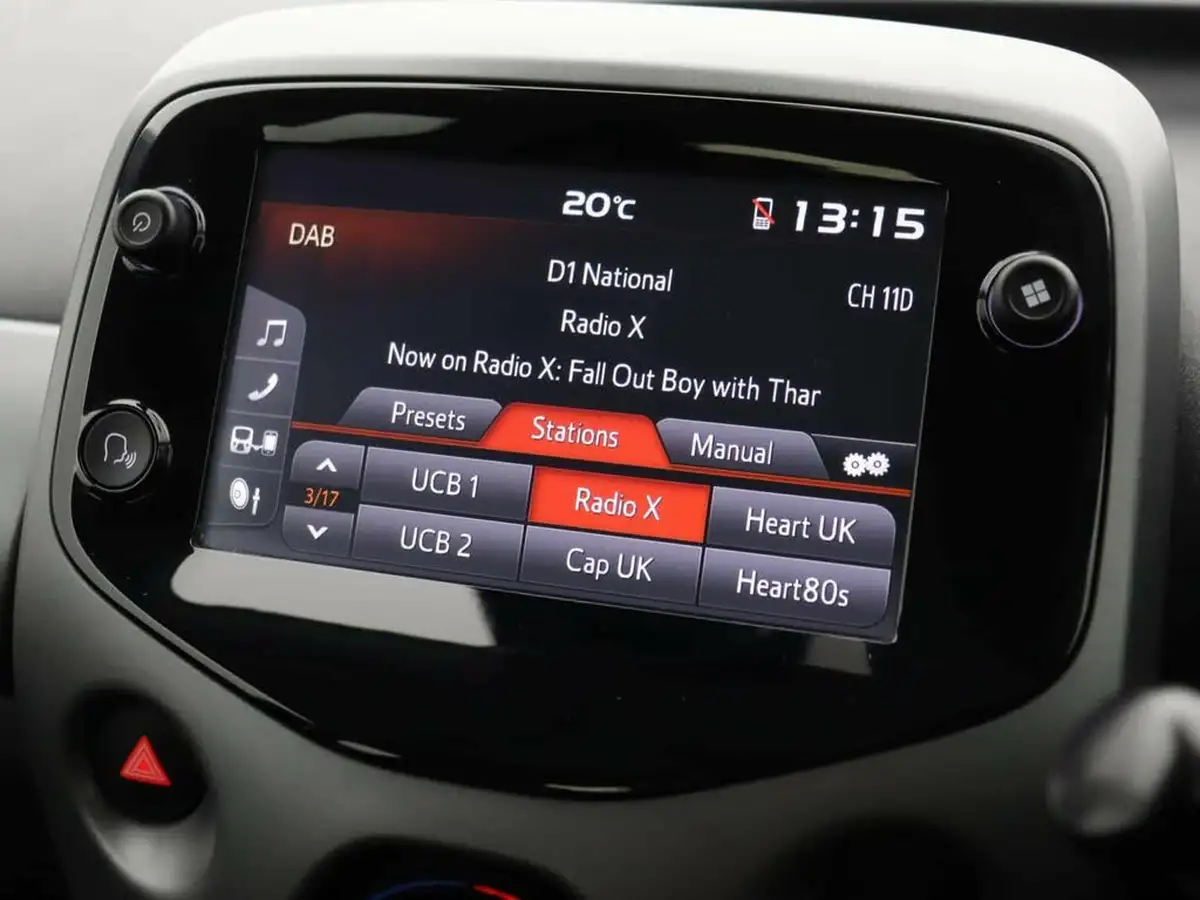 2021-toyota-aygo-10-vvt-i-x-play-tss-big-25