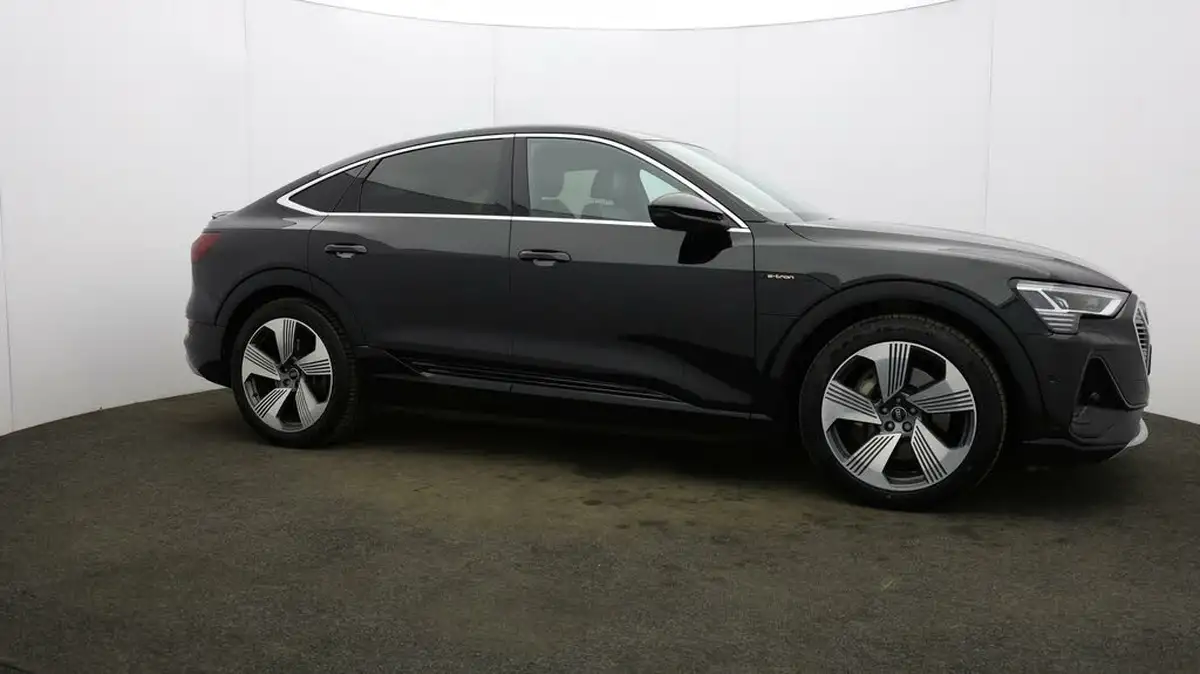 2021-audi-e-tron-50e-s-line-sportback-big-42