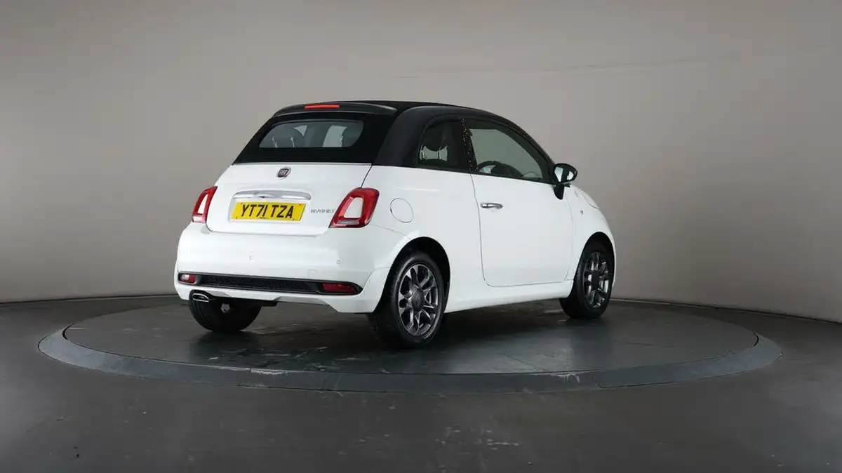 2021-fiat-500c-10-hey-google-big-57
