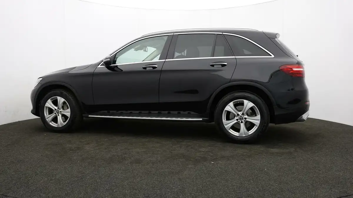 2017-mercedes-benz-glc-class-21d-glc220d-sport-premiumss-station-wagon-5d-big-62