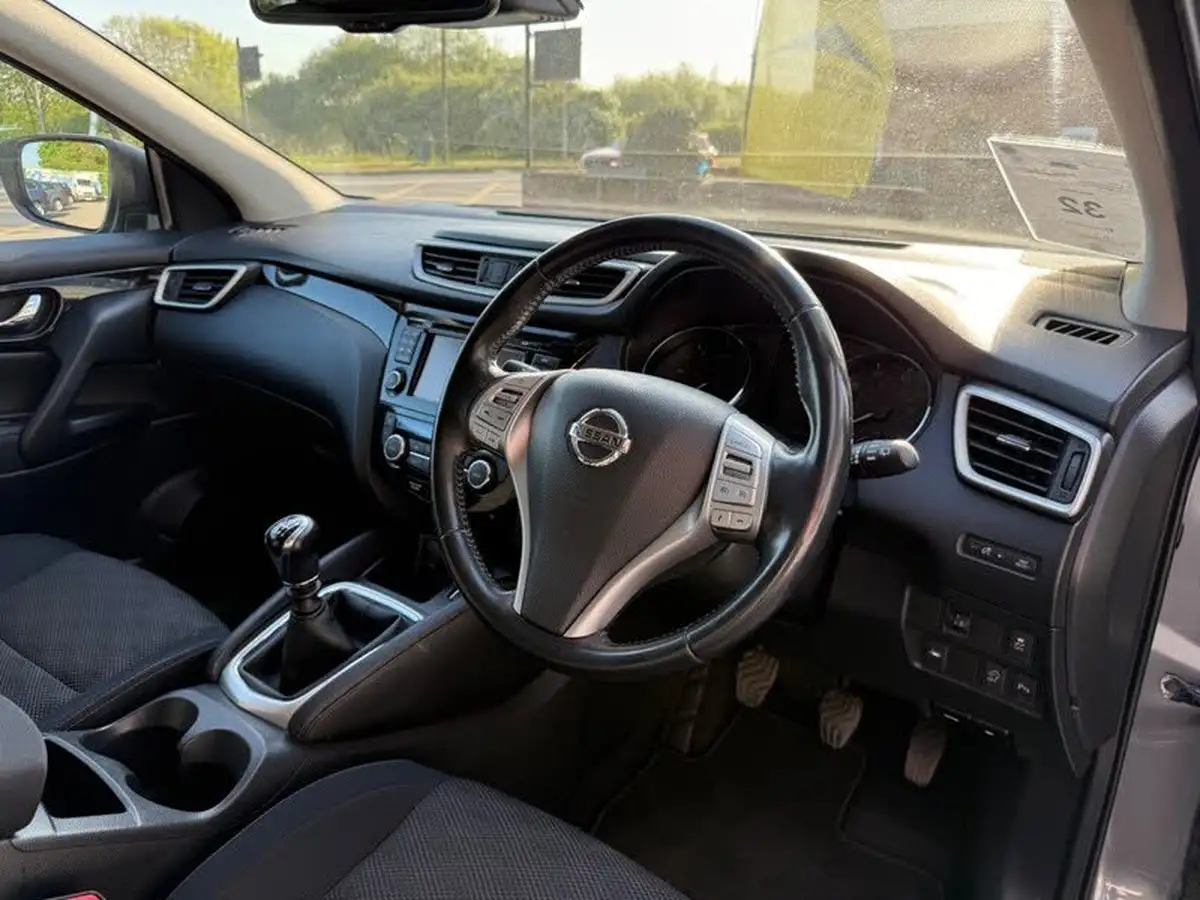 2015-nissan-qashqai-15dci-n-tec-big-17