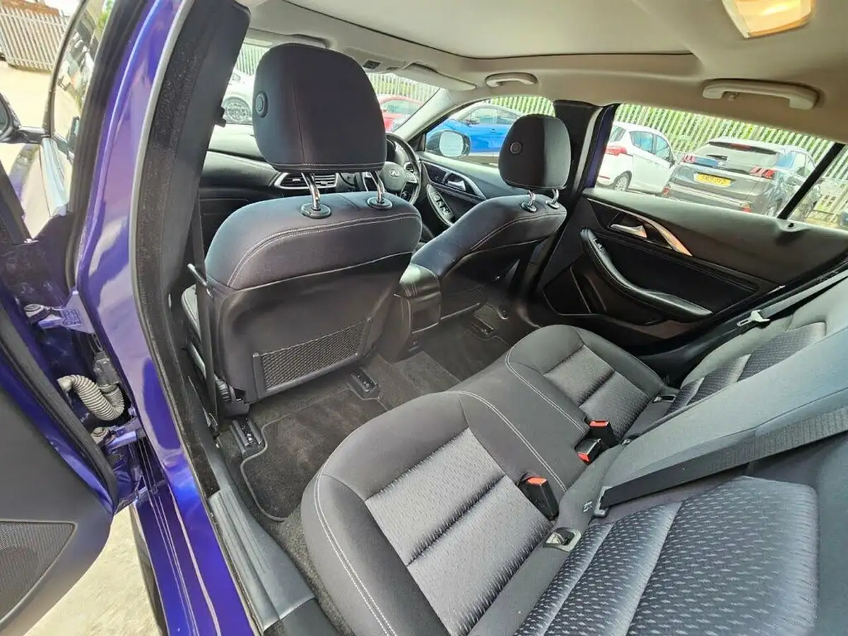 2017-infiniti-q30-16-se-156ps-business-pack-dct-big-47
