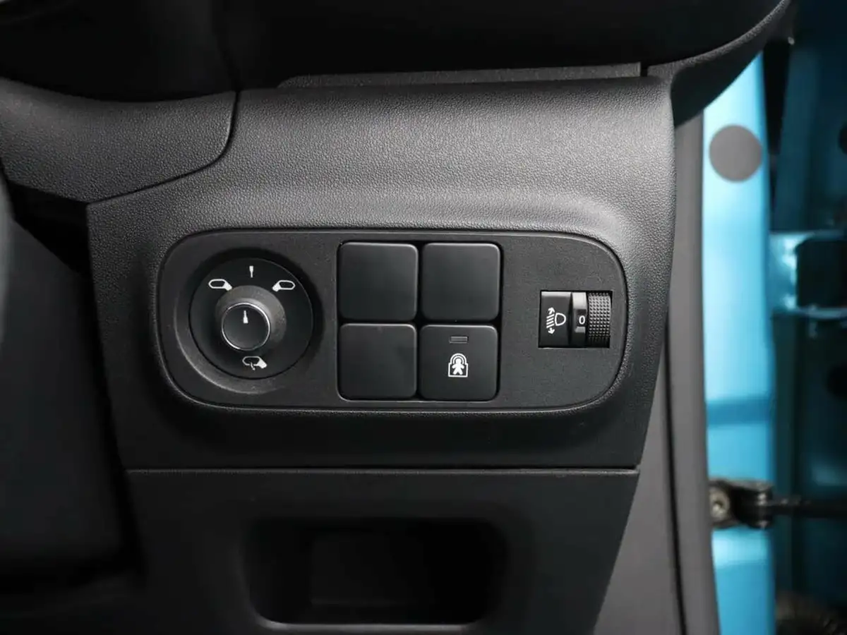 2020-citroen-c3-12-puretech-flair-83ps-big-21