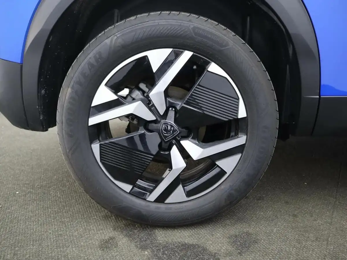 2025-peugeot-2008-suv-12-puretech-allure-130ps-big-5