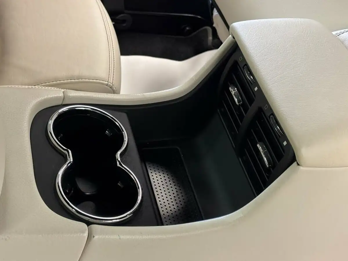 2016-maserati-granturismo-42-big-52