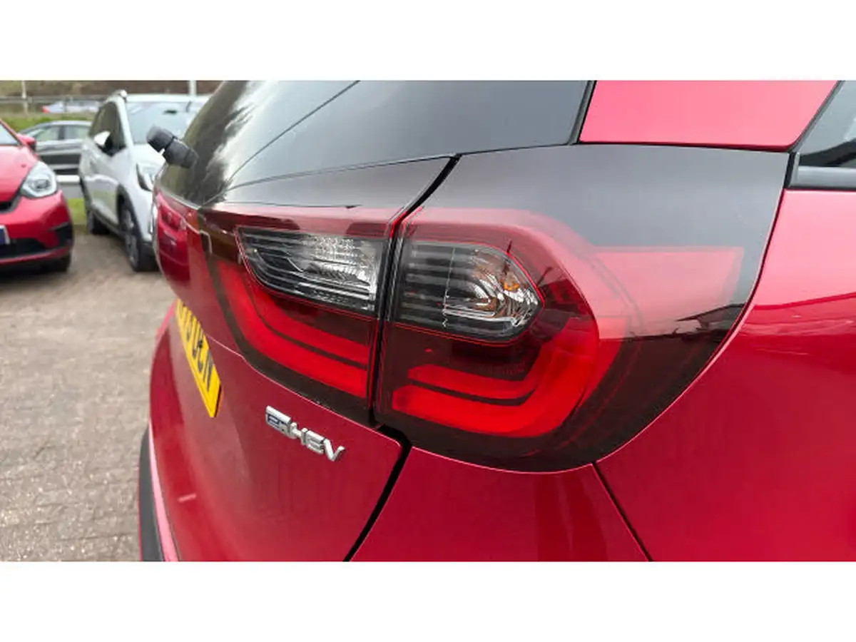 2023-honda-jazz-15-i-mmd-advance-big-15