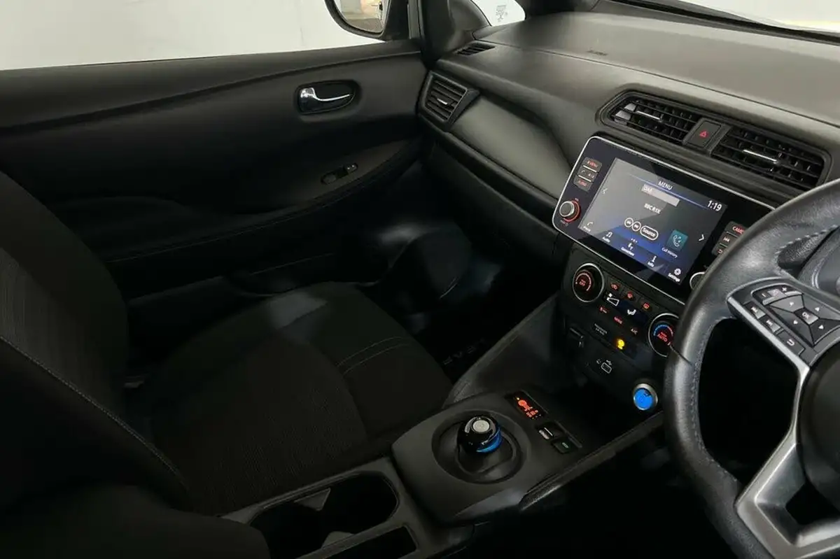 2022-nissan-leaf-e-acenta-big-26