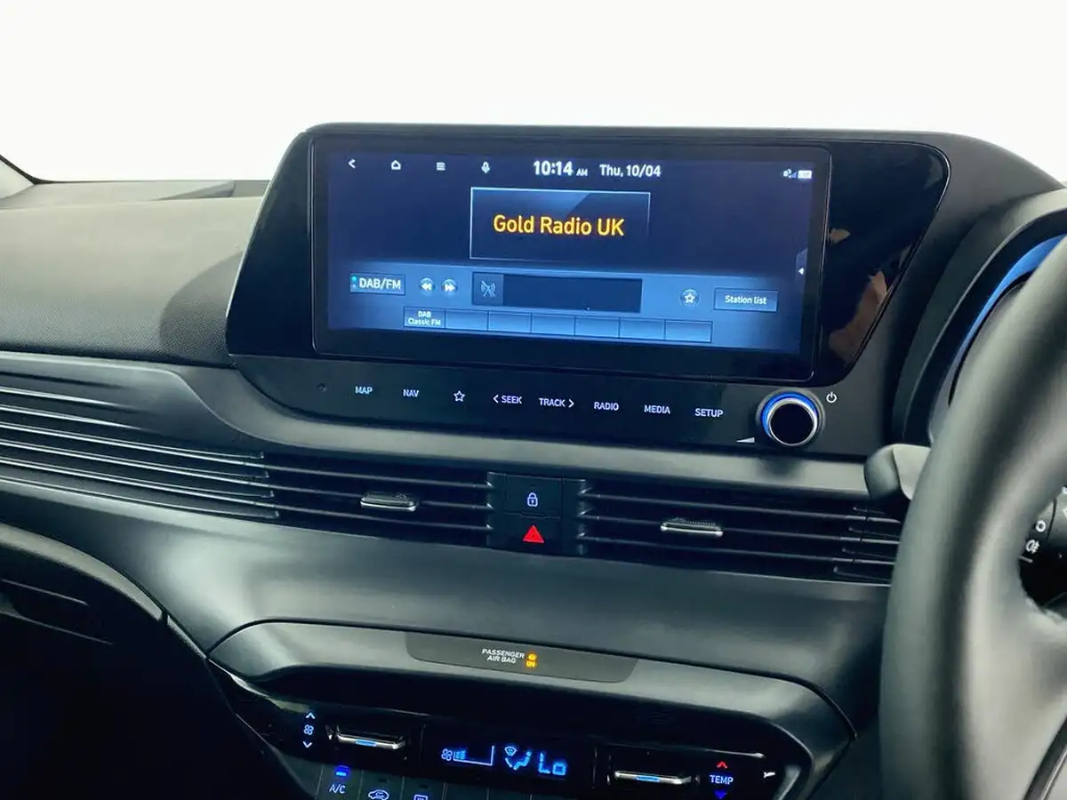 2024-hyundai-i20-10-t-gdi-premium-dct-big-17