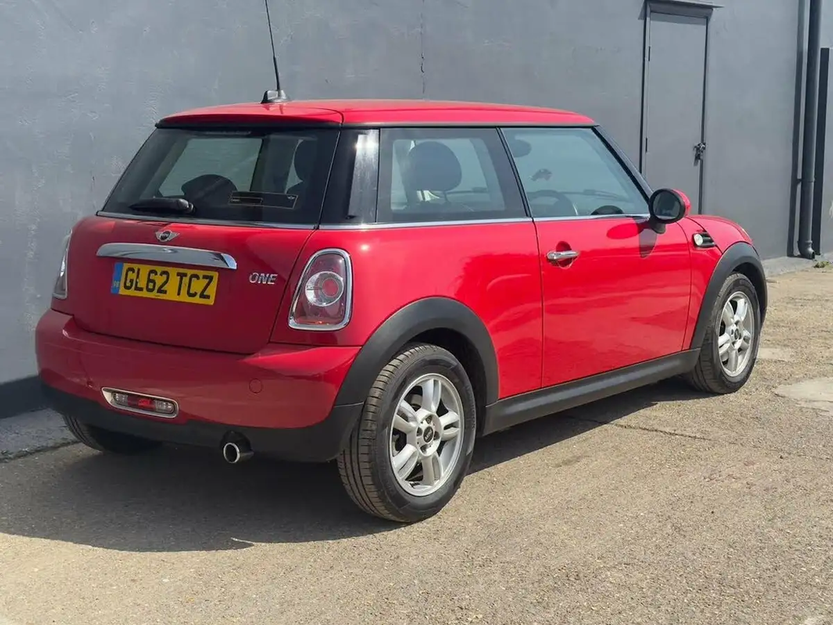 2013-mini-cooper-16-one-98bhp-sport-chili-hatchback-3d-big-18