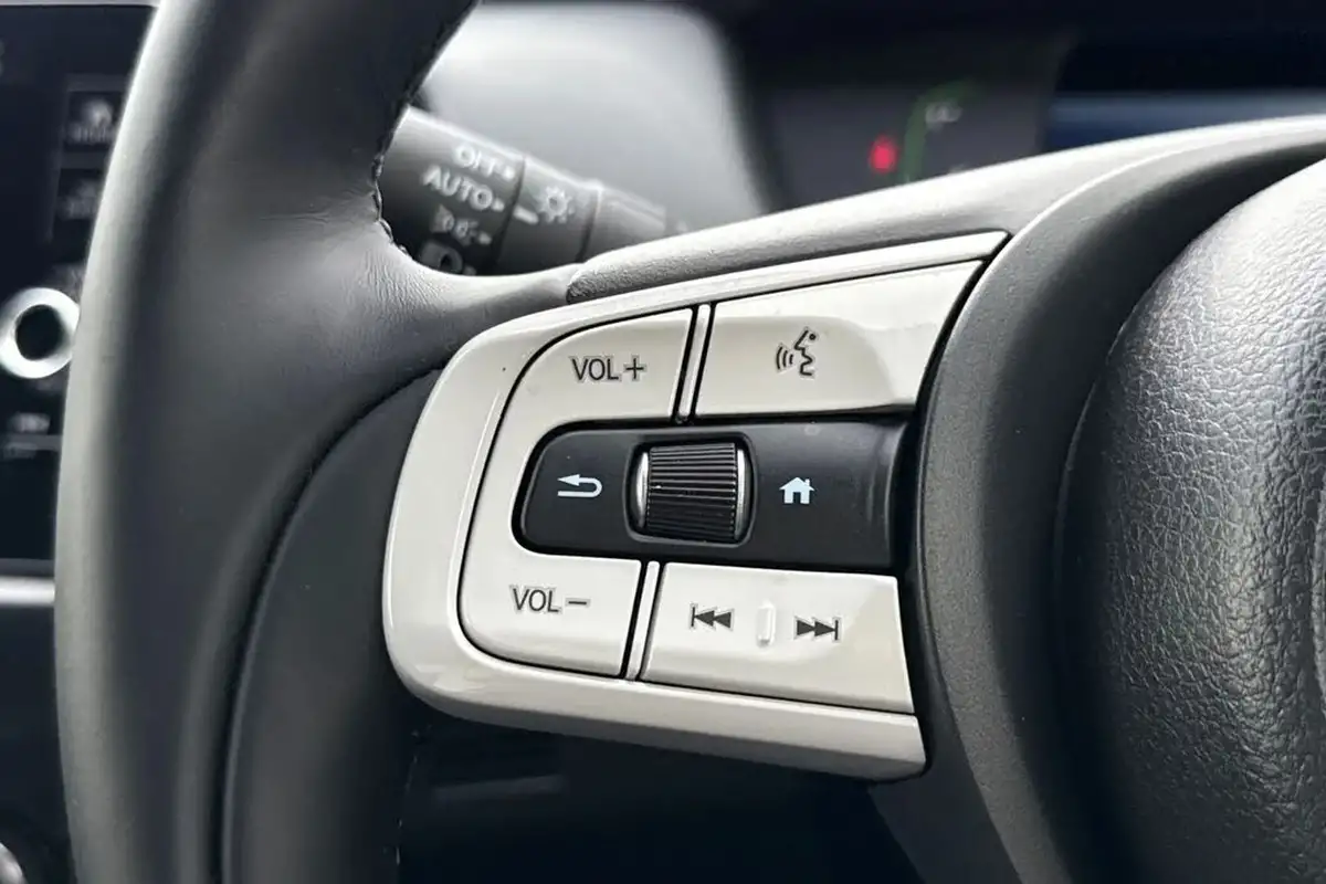 2024-honda-jazz-15-i-mmd-advance-big-32