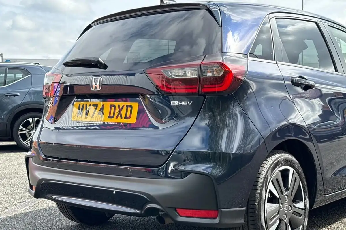 2024-honda-jazz-15-i-mmd-advance-big-8