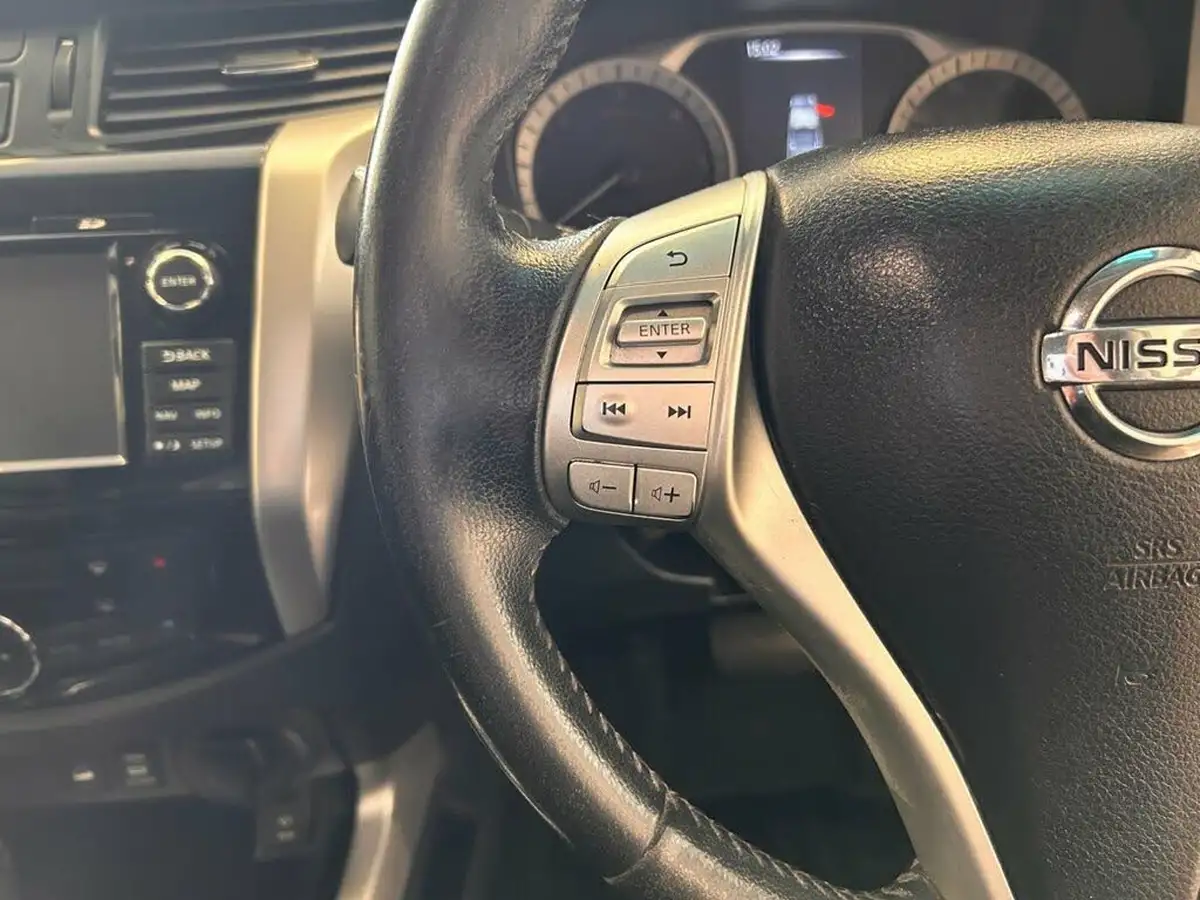 2017-nissan-navara-23dci-tekna-auto-big-20