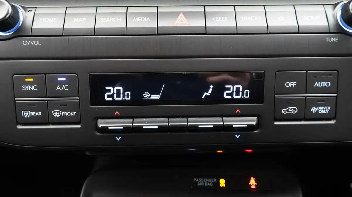 2024-hyundai-kona-16-gdi-n-line-s-141ps-dct-big-12