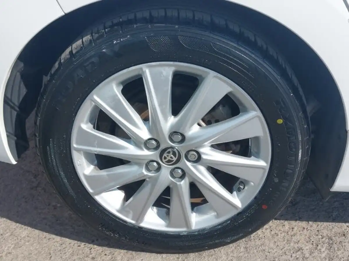 2021-toyota-yaris-15-vvt-i-icon-114bhp-hybrid-1490cc-e-cvt-big-8