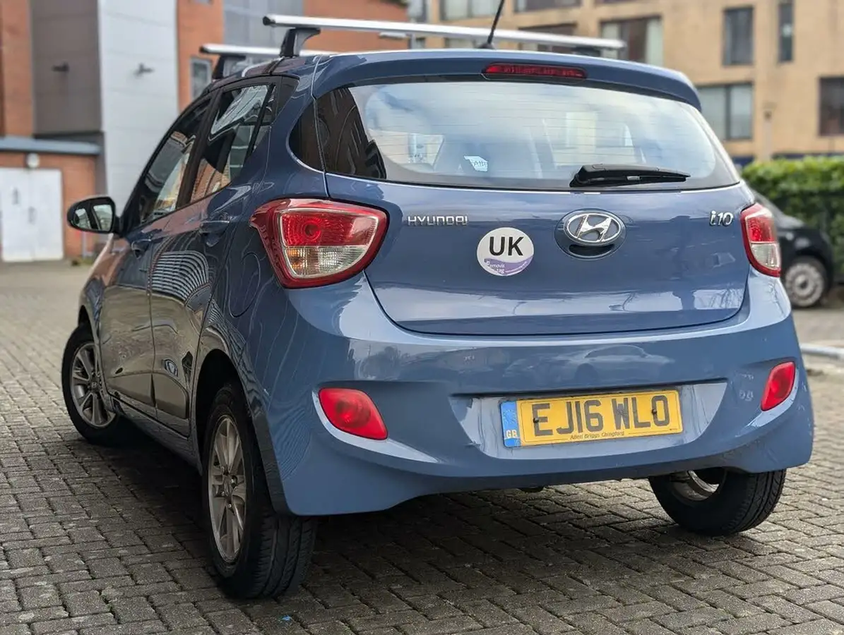 2016-hyundai-i10-12-premium-big-8