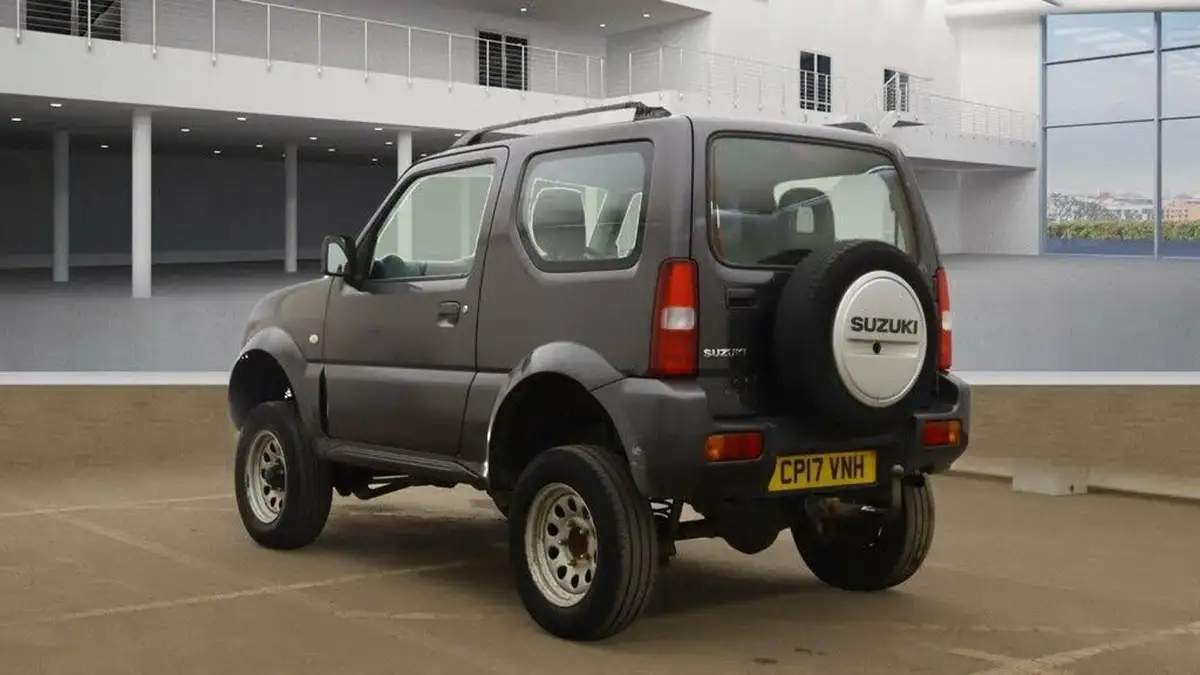 2017-suzuki-jimny-13-sz3-big-2