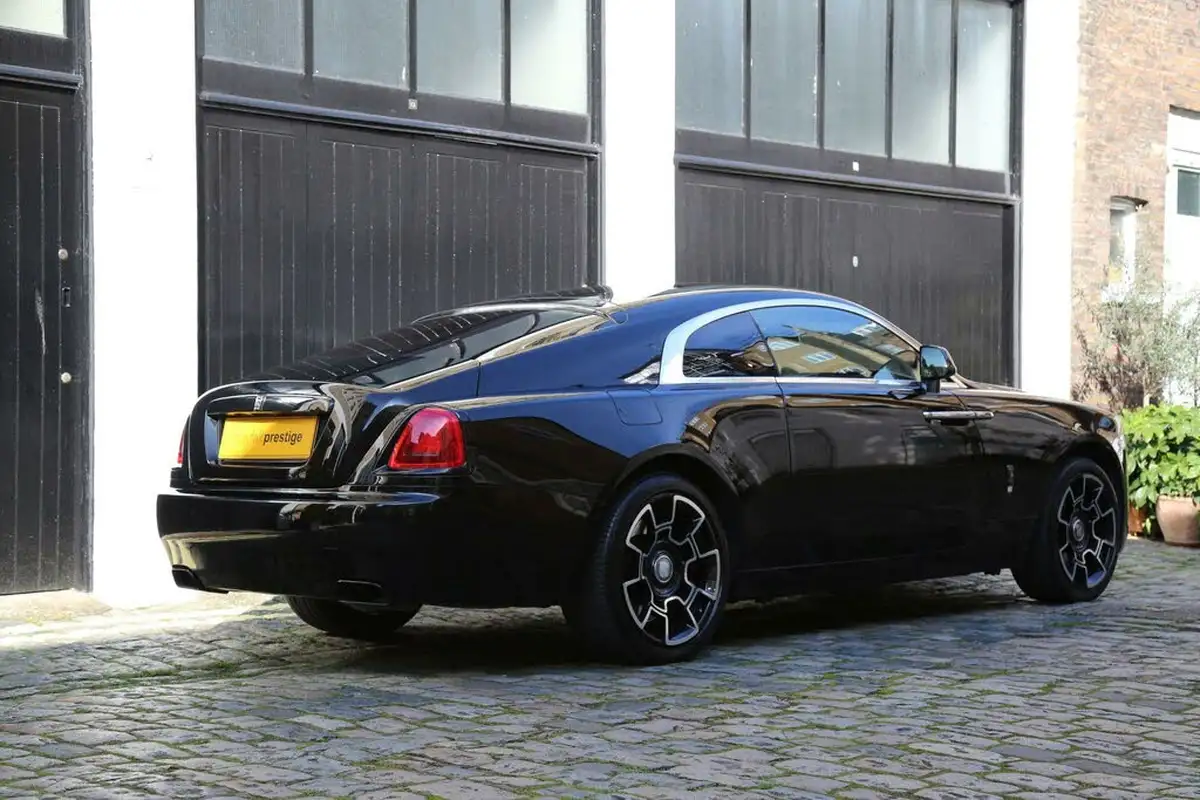 2017-rolls-royce-wraith-66-no-trim-big-18