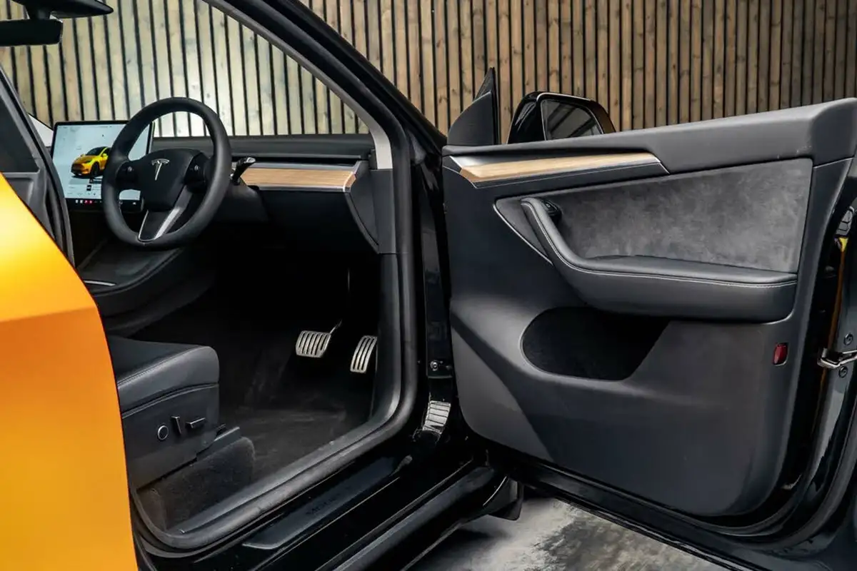 2023-tesla-model-y-e-performance-big-28